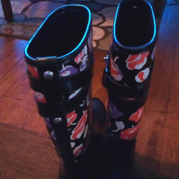 Coach rain boots in multi color. Size 8 - Picture 1 of 7